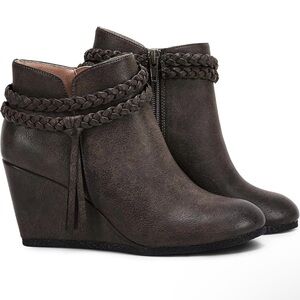 Ankle Wedge Grey Boots w/ Braided Fringe Straps EUC No Callouts Sz 6.5 Retail$58
